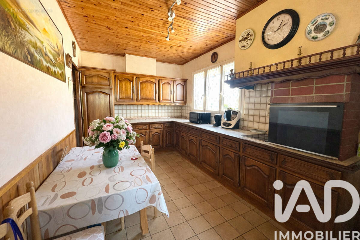 Maison 113 m² à La Lande-De-Fronsac  - photo 4