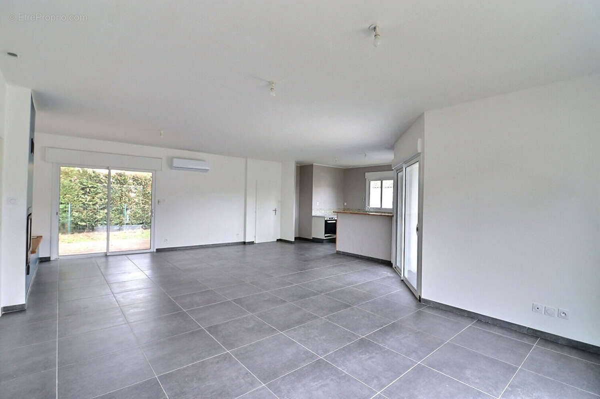 Maison à CAMPET-ET-LAMOLERE