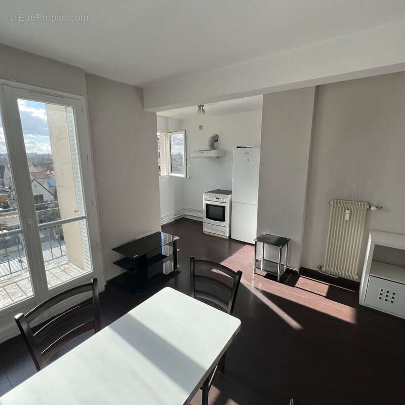 Appartement à LES PAVILLONS-SOUS-BOIS