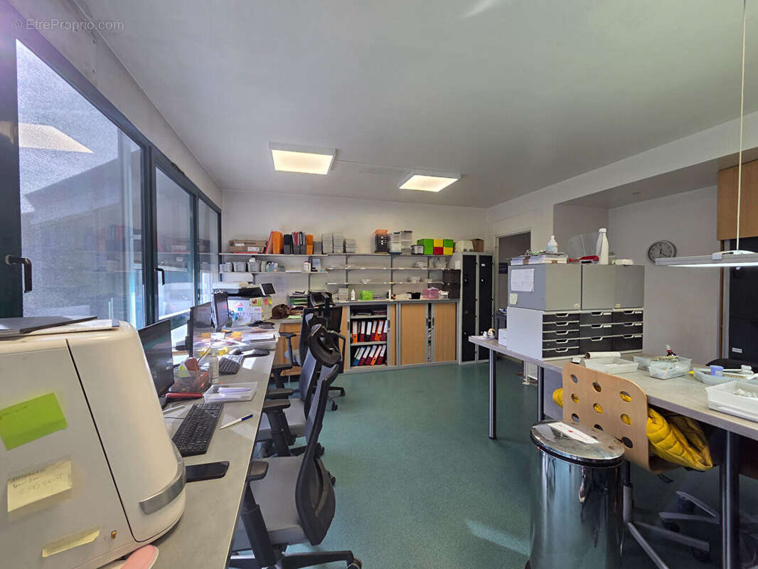 Commerce à GRESY-SUR-AIX