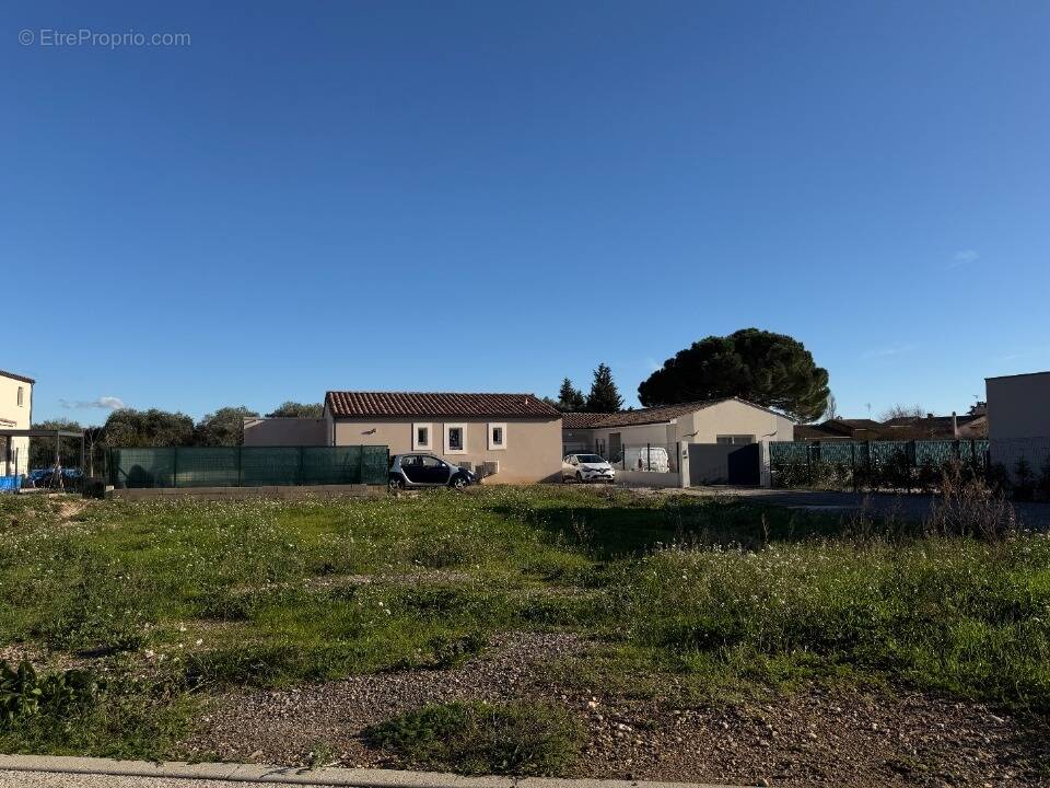 Terrain à LEZIGNAN-LA-CEBE