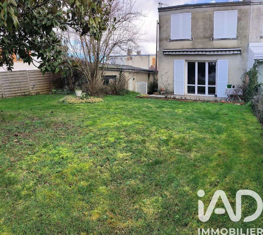 Photo 2 - Maison à SAINT-JULIEN-LES-VILLAS