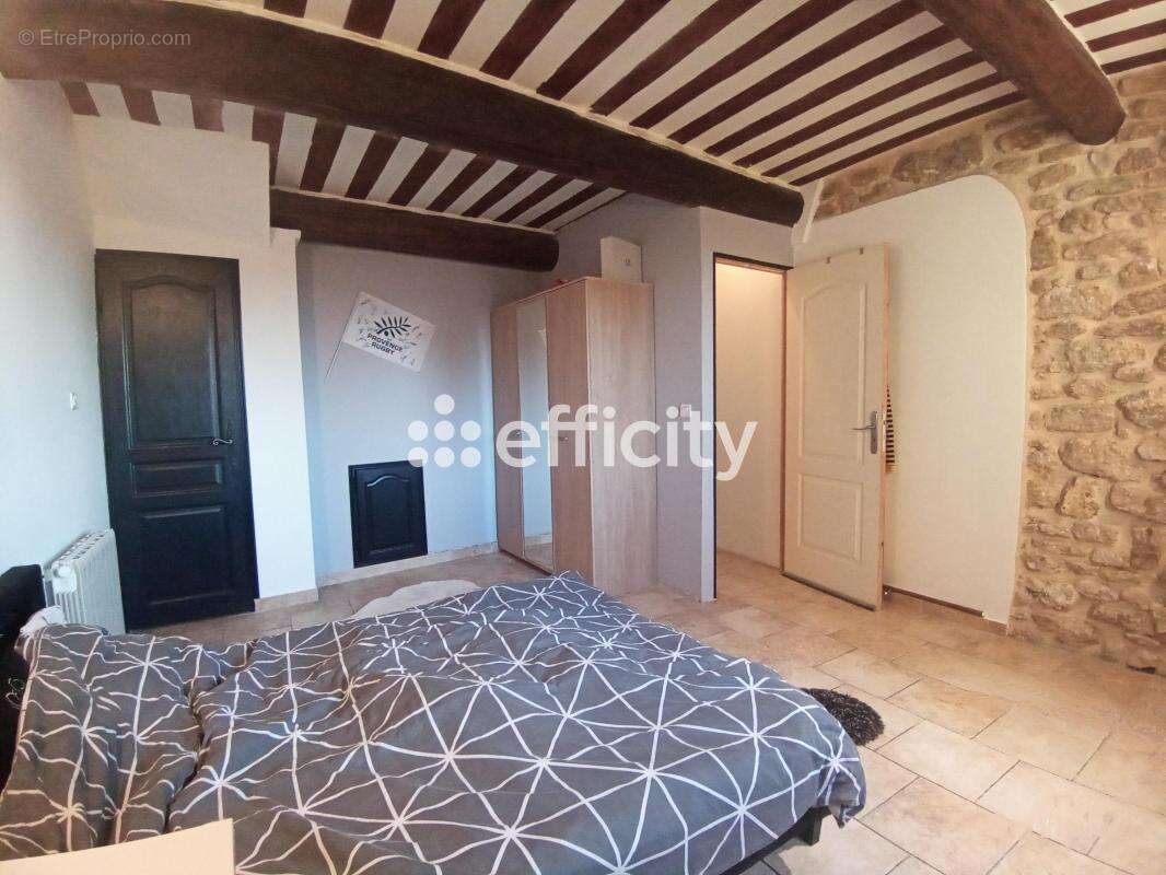 Maison à CAMARET-SUR-AIGUES