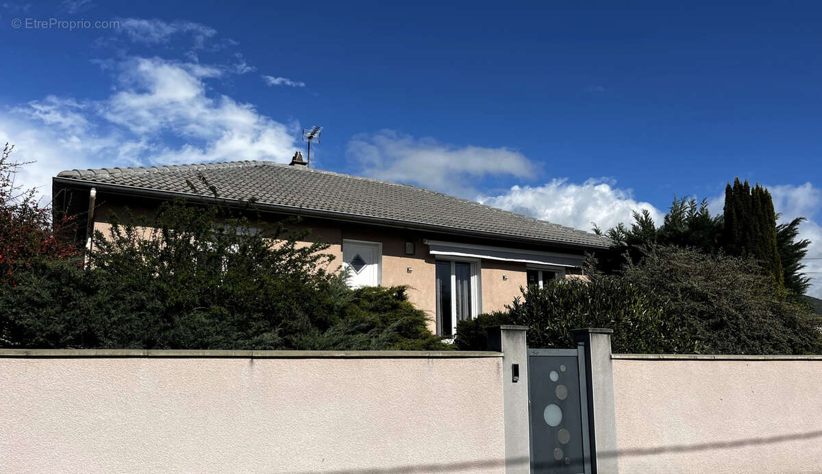 Maison à MONTROND-LES-BAINS