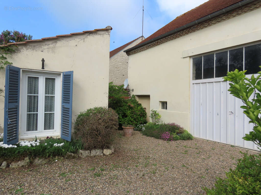 Maison 113 m² à Charroux  - photo 16