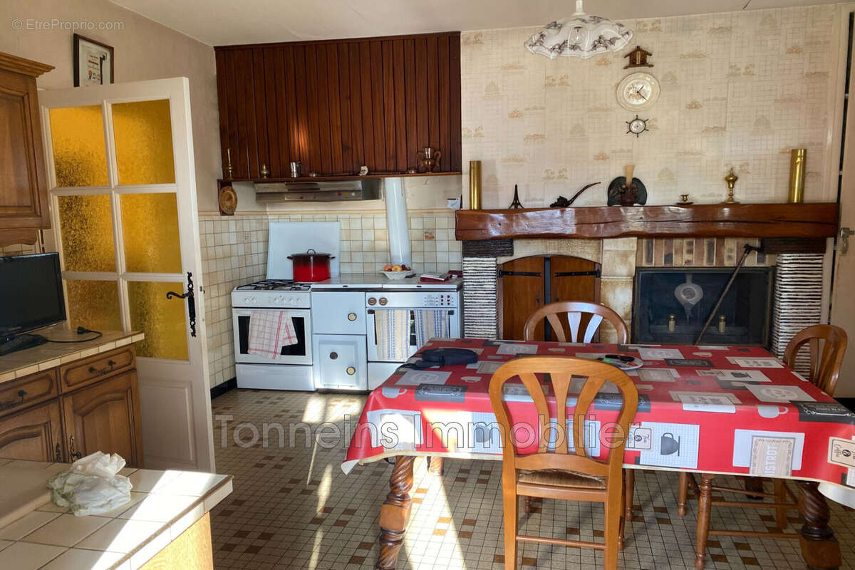 Maison 123 m² à Calonges  - photo 6