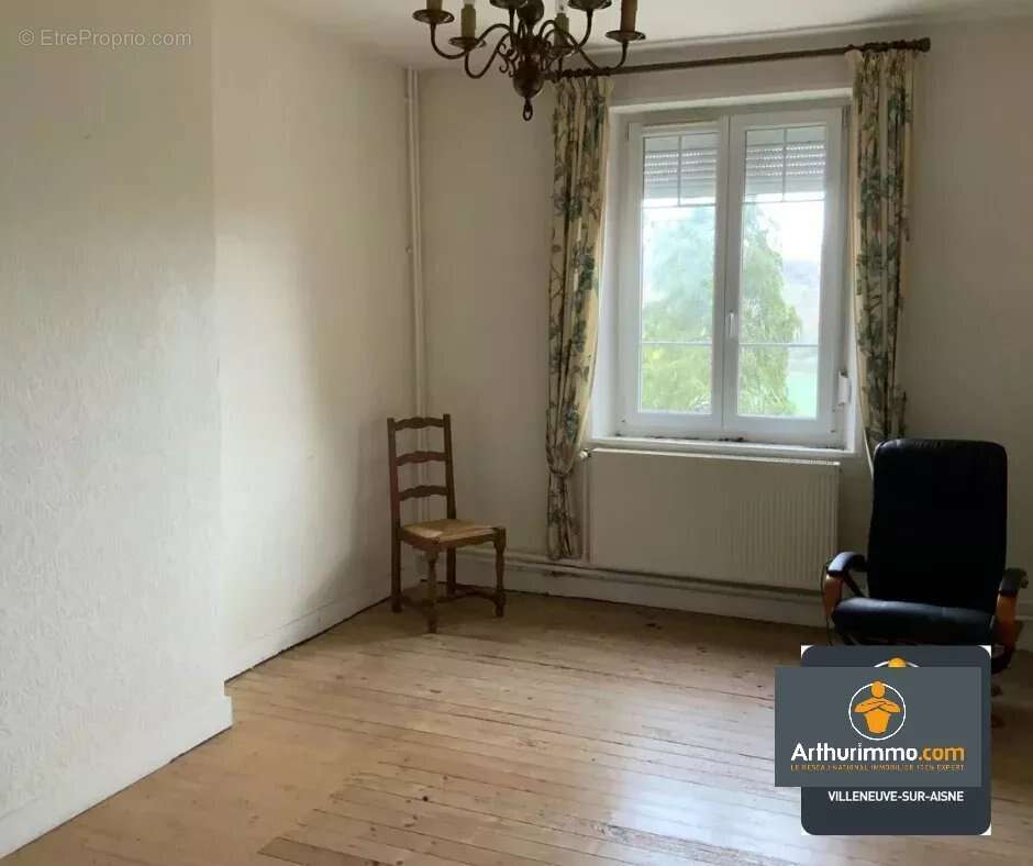 Maison à LONGUEVAL-BARBONVAL