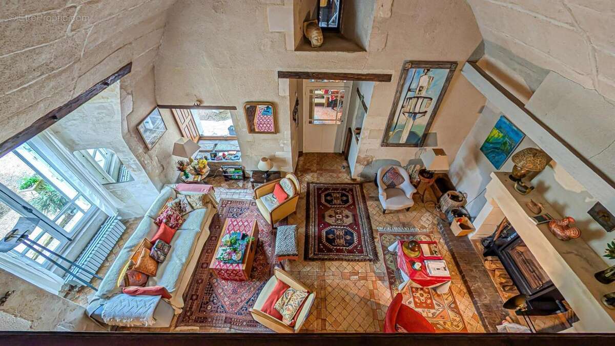 Maison à SAINT-VINCENT-DU-LOROUER