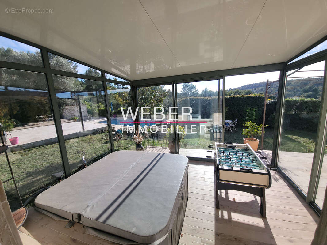 EVENOS - Villa familiale 4 chambres piscine terrain 4000 m2 - photo 6