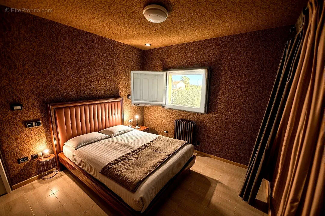 Maison à GALLARGUES-LE-MONTUEUX