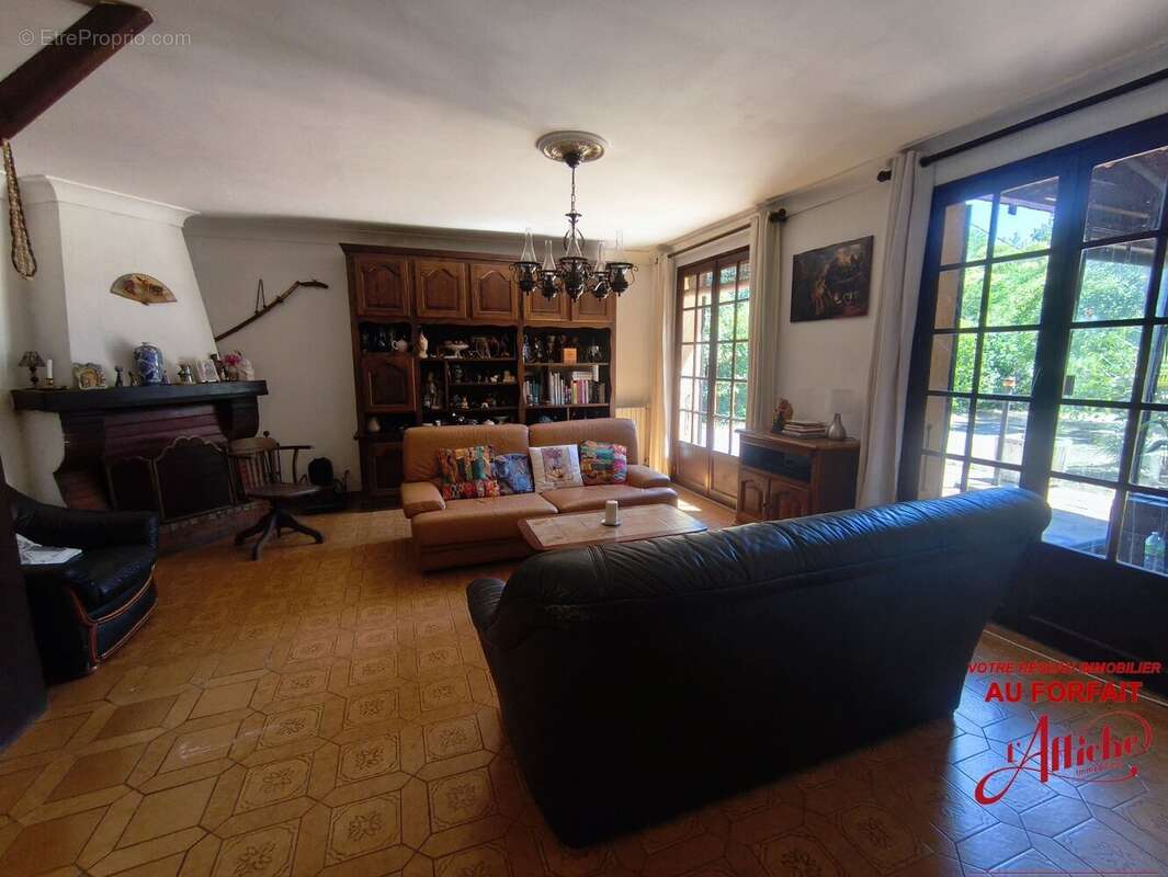 Maison T4 de 102 m² sur un beau terrain de plus de 1 900 m² - photo 7