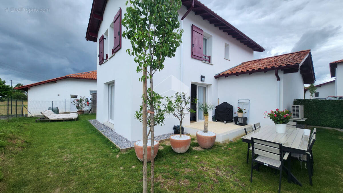 Maison à GUICHE