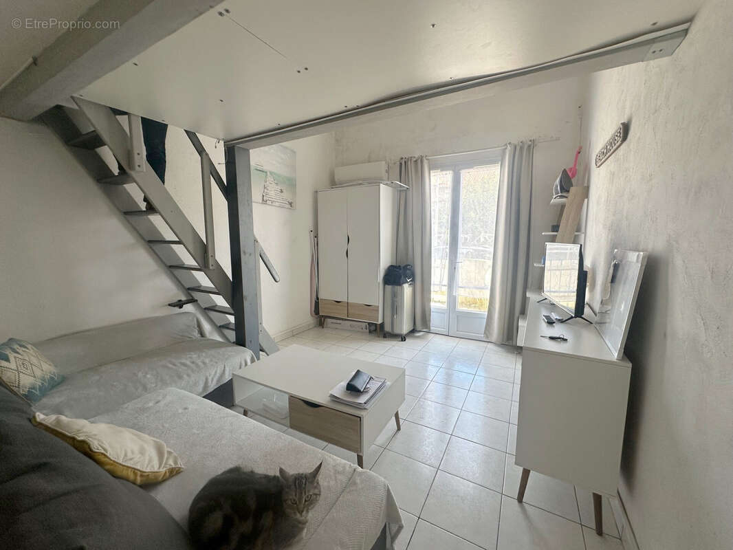 Appartement à MAUGUIO