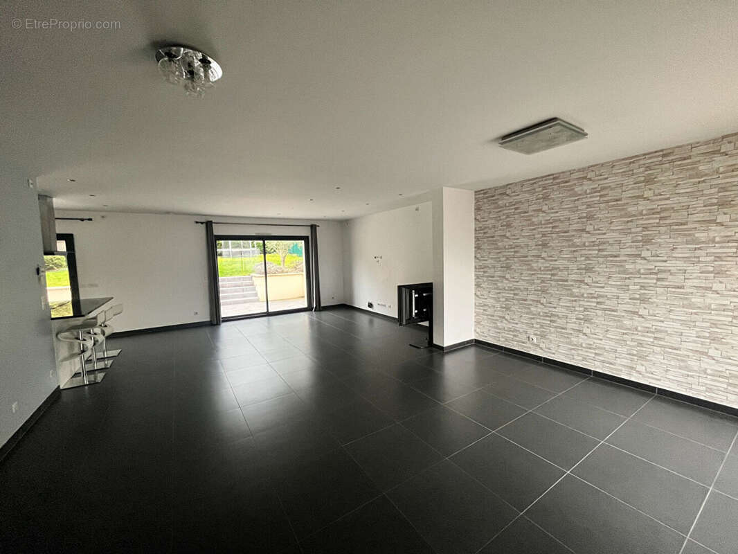 Vauhallan - Maison de 3 chambres + bureau avec terrasse et jardin - photo 4