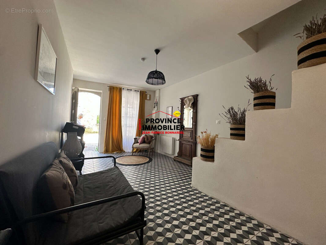 Maison 110 m² à Grignan  - photo 9