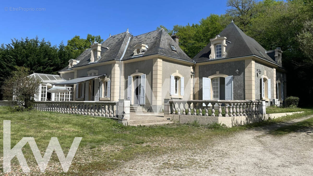 Maison à COUR-CHEVERNY