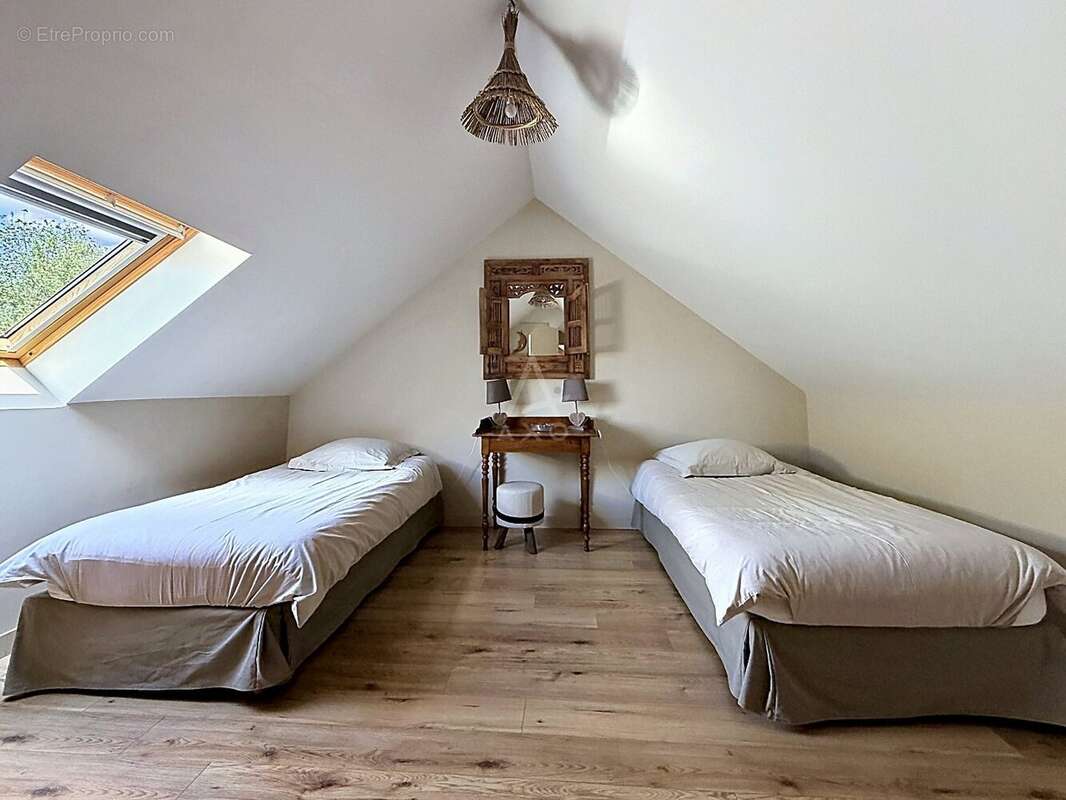 Propriété normande rénovée avec gîte, dépendances et herbage - photo 14