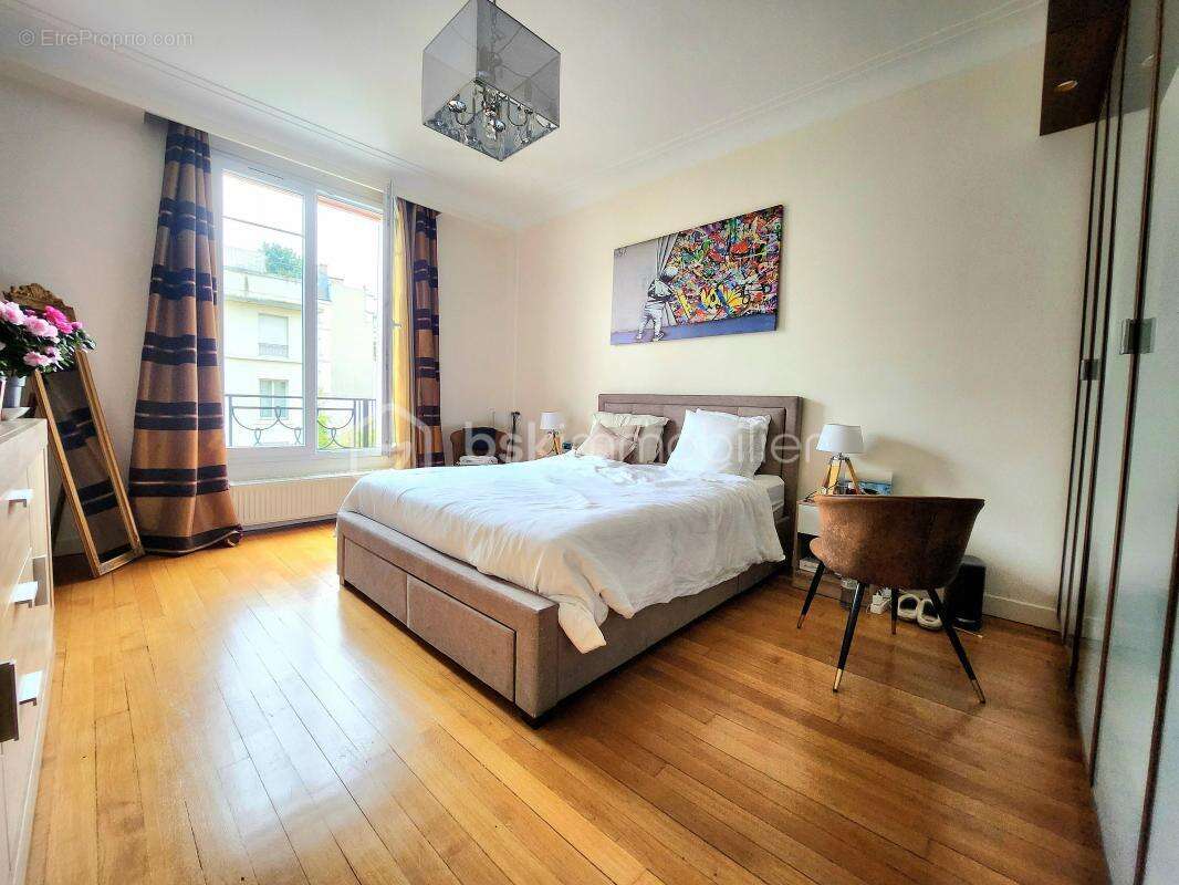Appartement à NEUILLY-SUR-SEINE