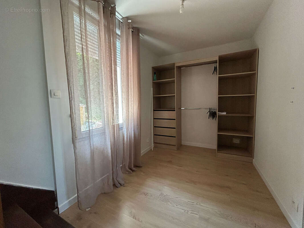 À VENDRE - Maison rénovée d'environ 68 m² au sol - Picquigny - photo 6