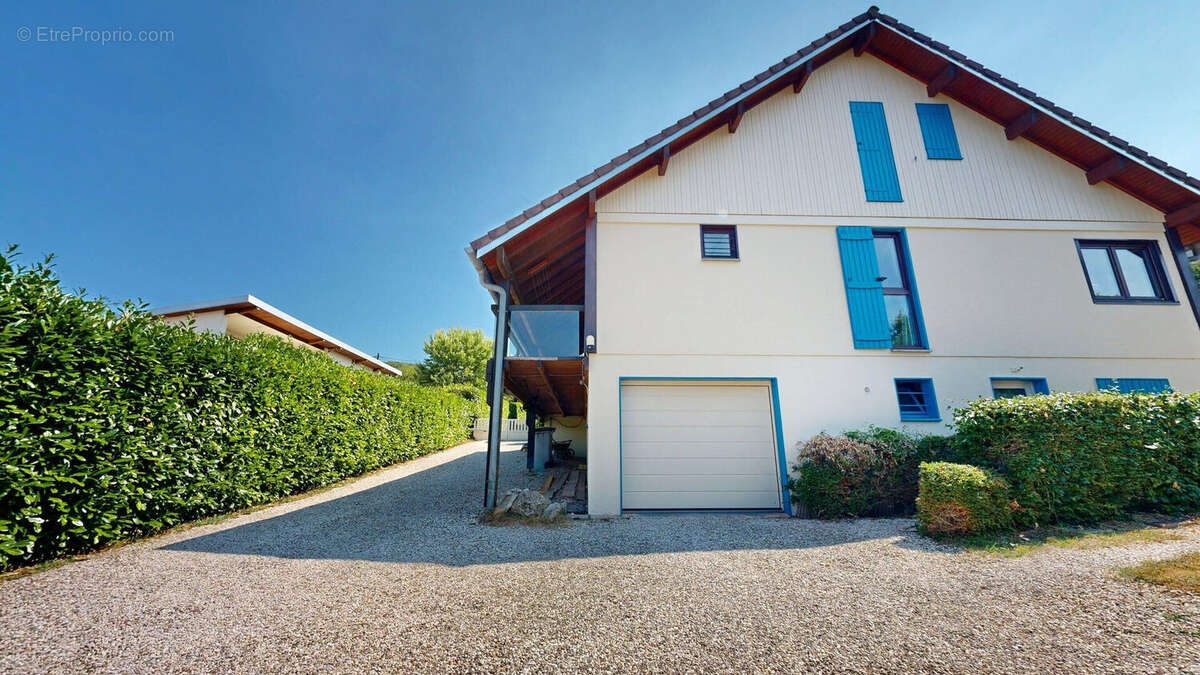 Besançon BREGILLE - Maison T6 avec SOUS-SOL COMPLET sur 595m2 de verdure. - photo 12