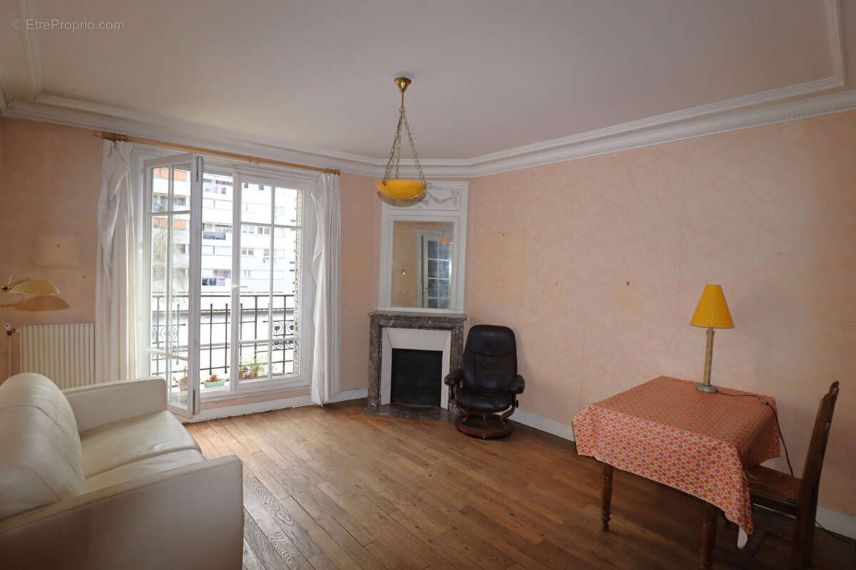 Appartement à PARIS-15E