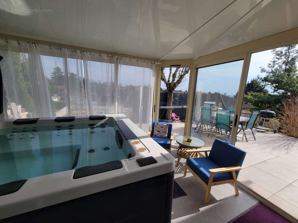 Maison rénovée avec piscine et appartement indépendant - photo 4
