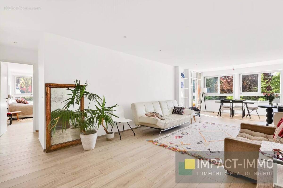 Appartement à COURBEVOIE