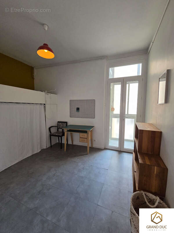 Appartement à MARSEILLE-2E