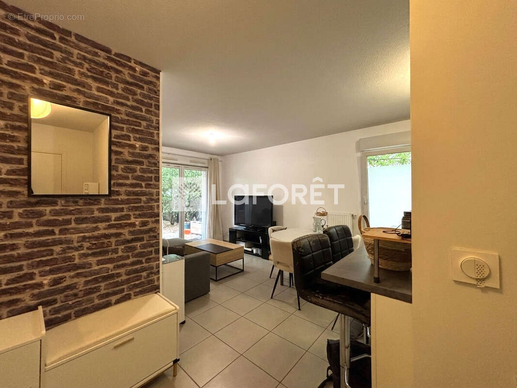 Appartement T3 en rez-de-jardin- Oullins Pierre-Bénite - photo 6