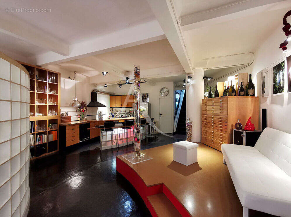 Commerce à PARIS-16E