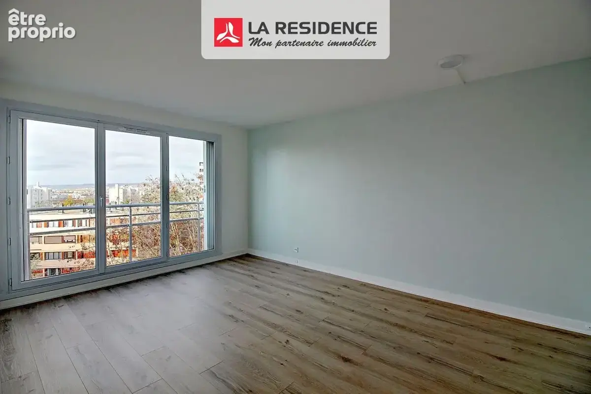 Appartement 2 pièces 44 m² à vendre à Poissy (78300) - photo 2