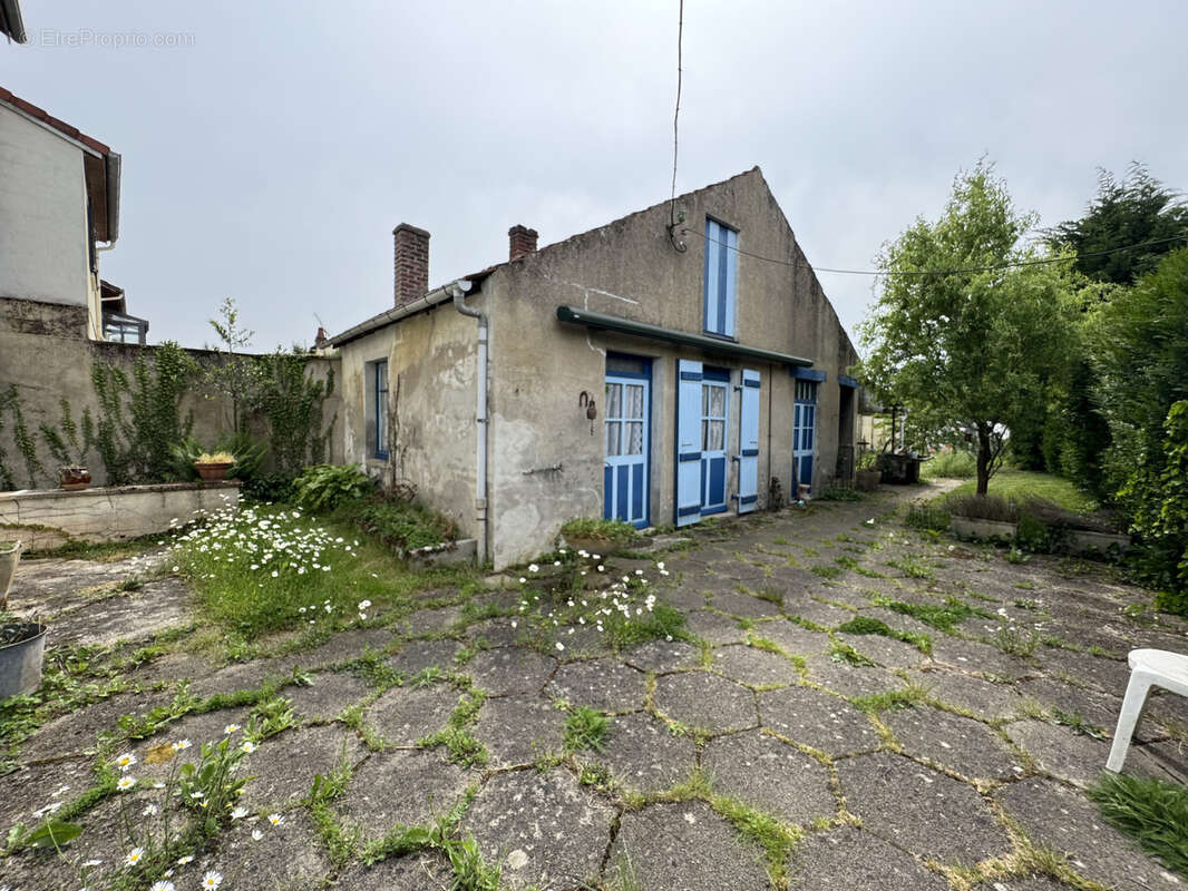 Maison à MONTCHANIN