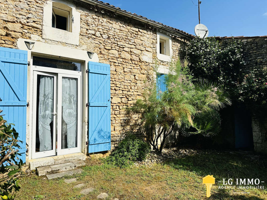 Maison à RIOUX