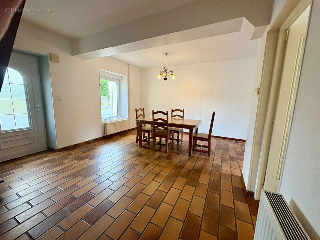 Maison à CLACY-ET-THIERRET