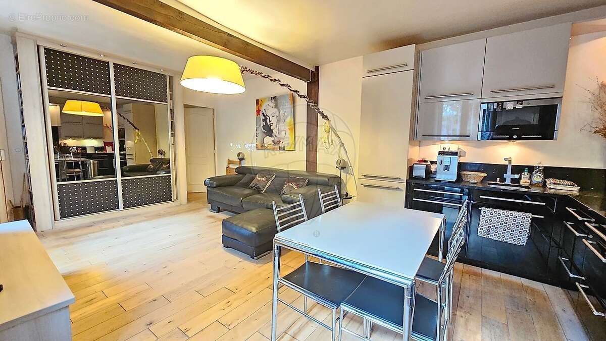Appartement à PARIS-14E