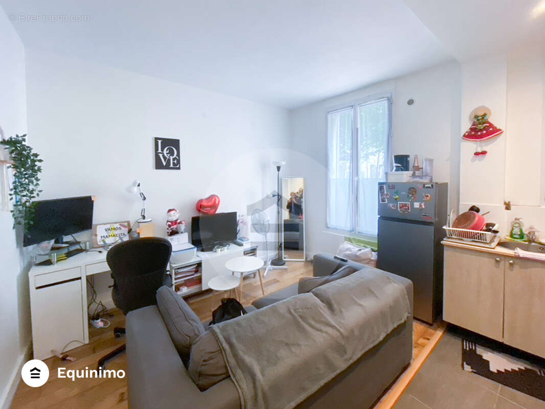 Appartement à LES LILAS