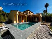 Maison à LE REVEST-LES-EAUX