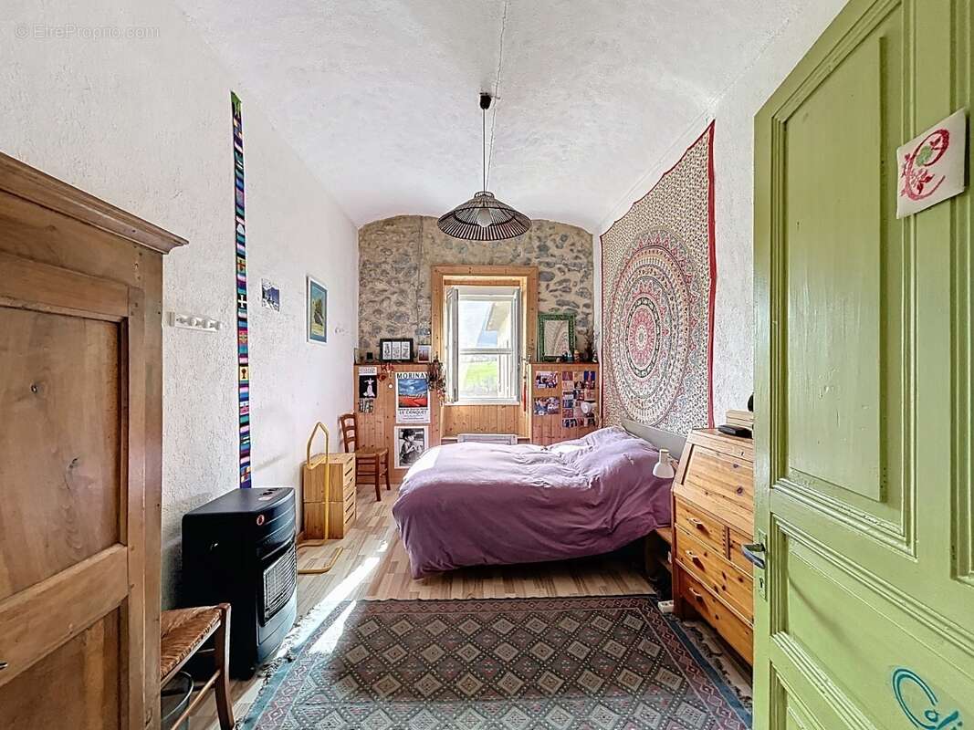 Maison à SAINT-MARTIN-SUR-LAVEZON