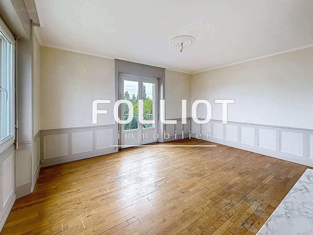 Appartement à FOUGERES