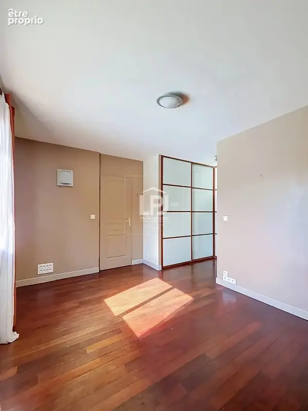 SAINT-SIMON – Maison de plain-pied avec piscine et jardin arboré - photo 8
