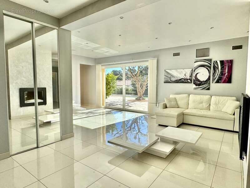 Maison à CORNILLON-CONFOUX