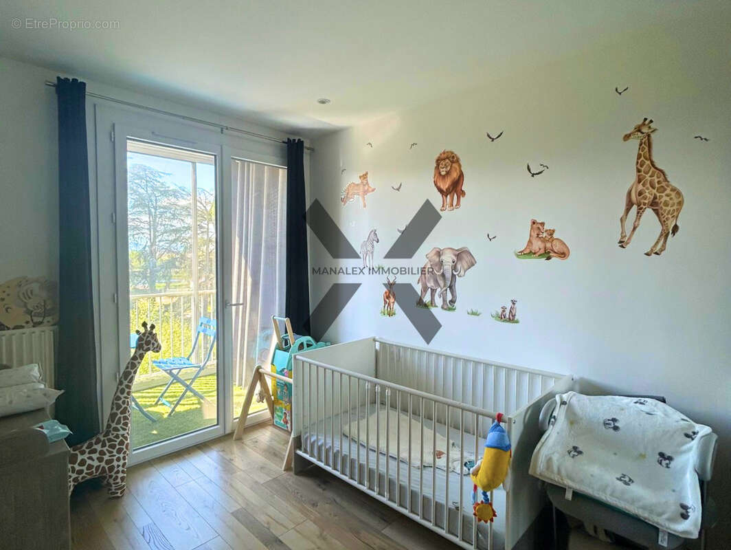 Appartement à LE COTEAU