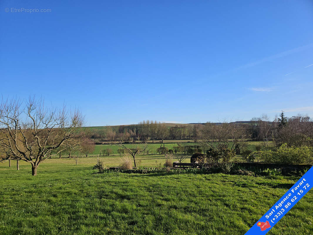 Maison à LA CELLE-SAINT-CYR