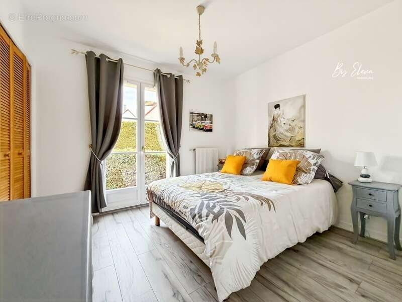 Maison à CLAYE-SOUILLY