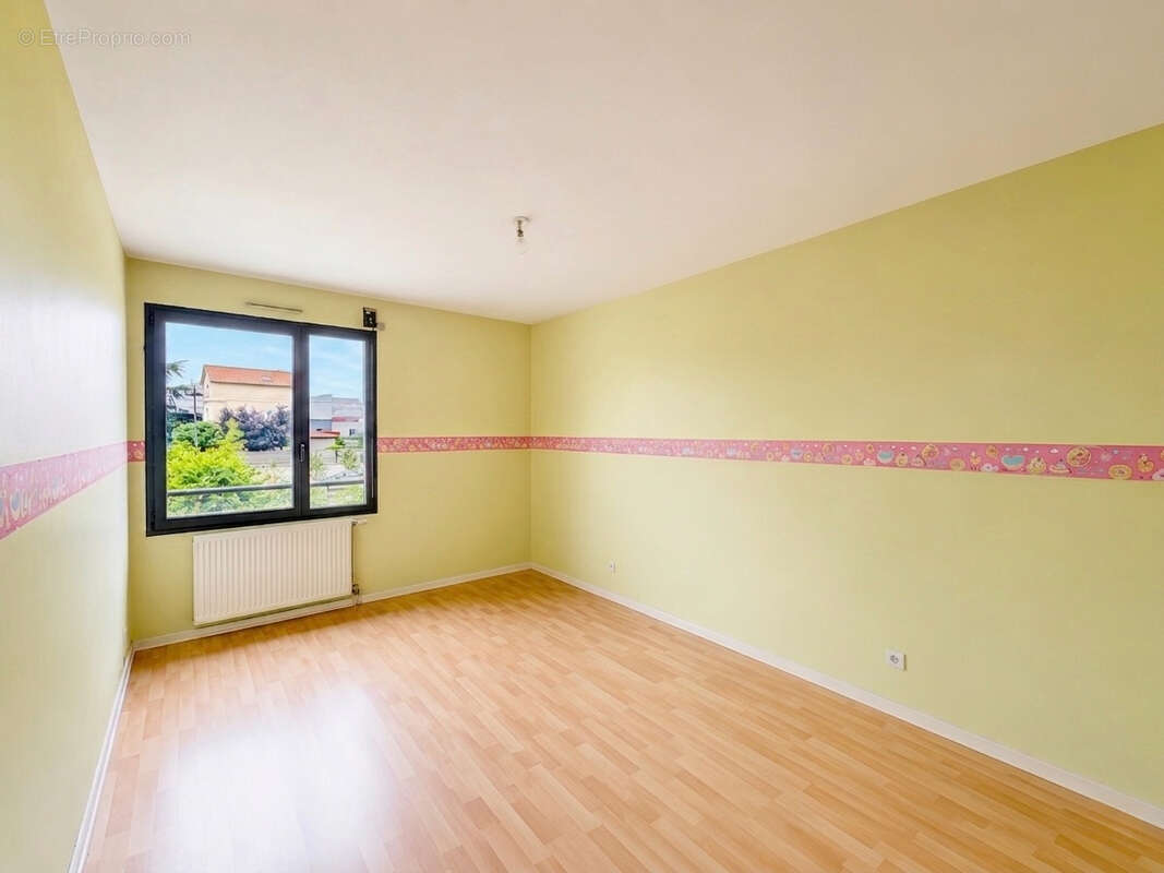Appartement T4 de 99 m² avec terrasse et loggia - photo 6