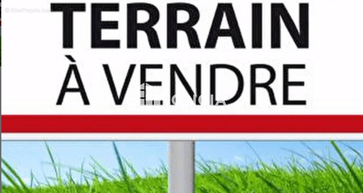 Terrain à LATRESNE