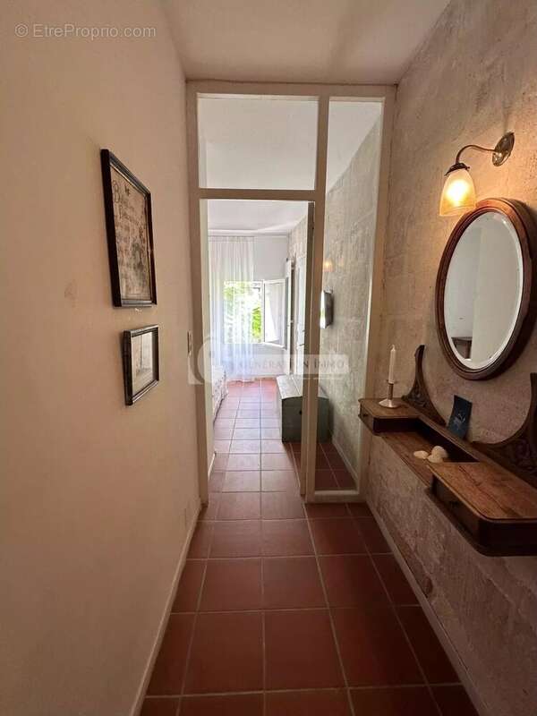 Appartement à FONTVIEILLE