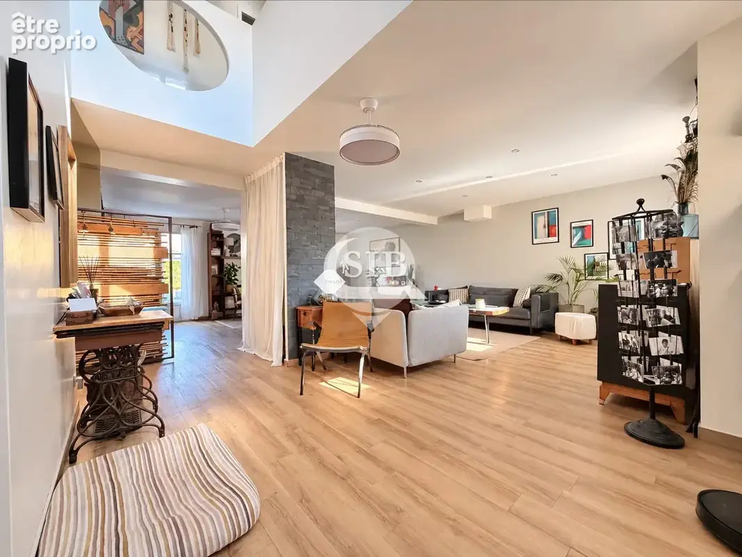 Maison 7 pièces 160 m² à vendre à La Ville-Du-Bois (91620) - photo 2