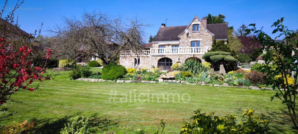 Maison à TALUS-SAINT-PRIX