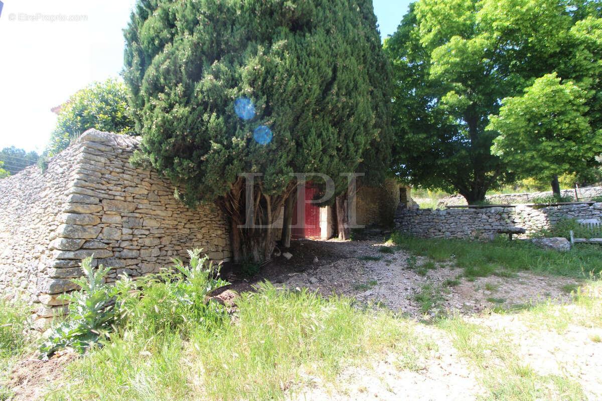 Maison à SAINT-SATURNIN-LES-APT
